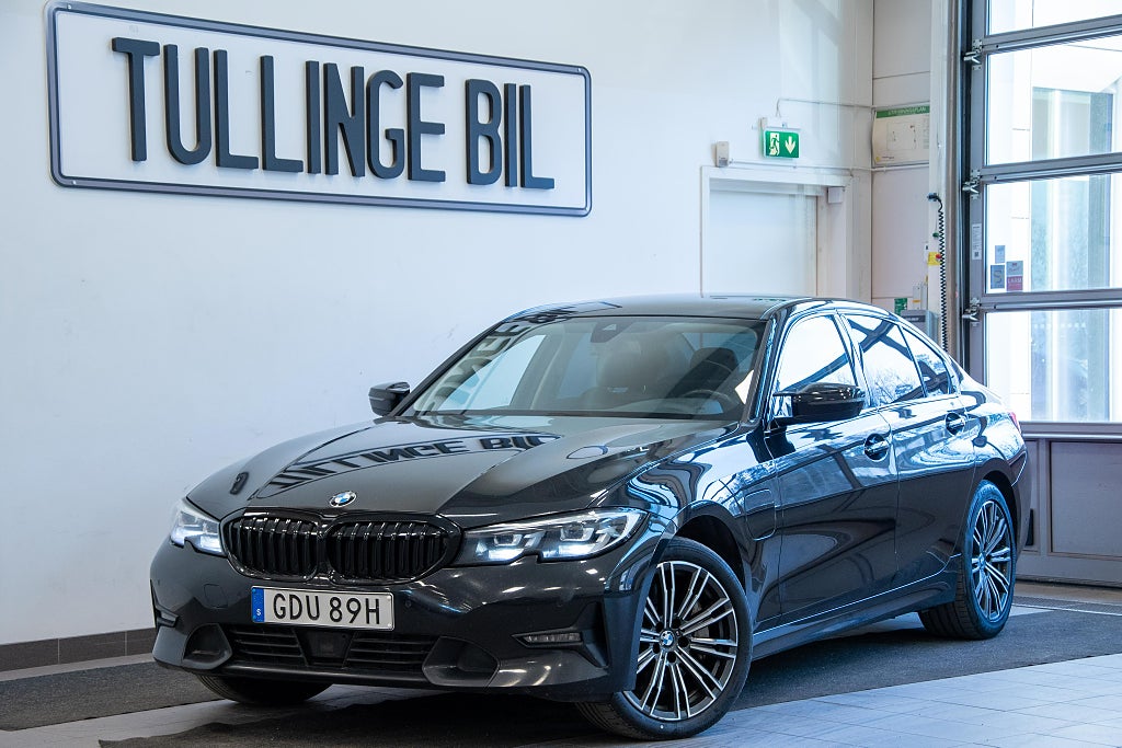 BMW 330e Sedan 292HK Sport Line Shadow Cockpit Navi Dragkrok -21