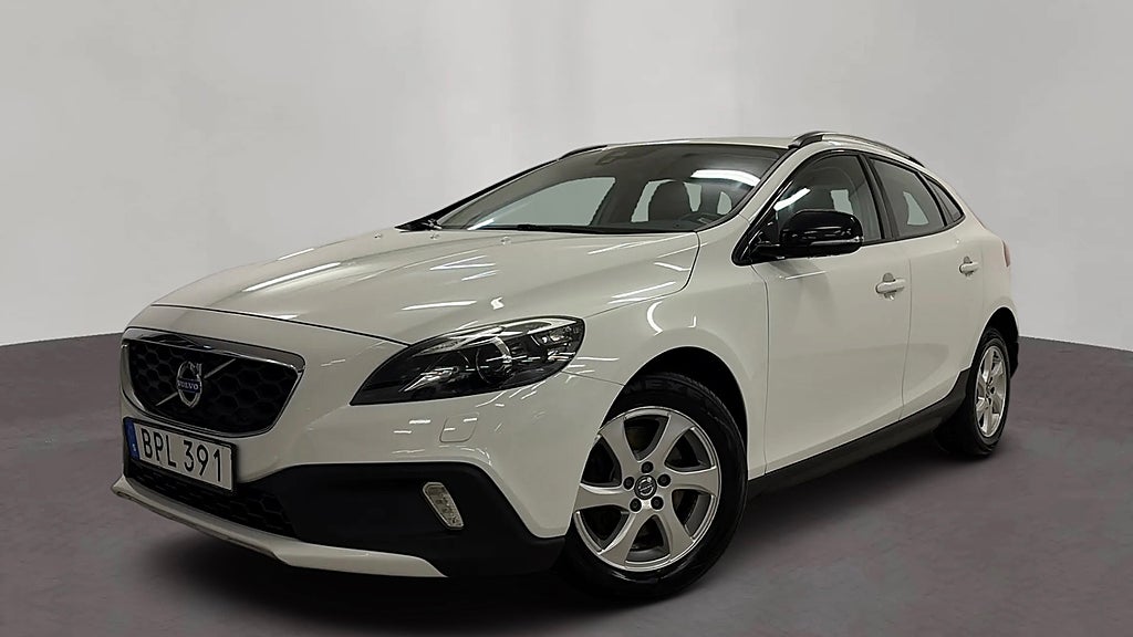 Volvo V40 Cross Country D2 Momentum Kamrem bytt *Från 1359 kr/mån