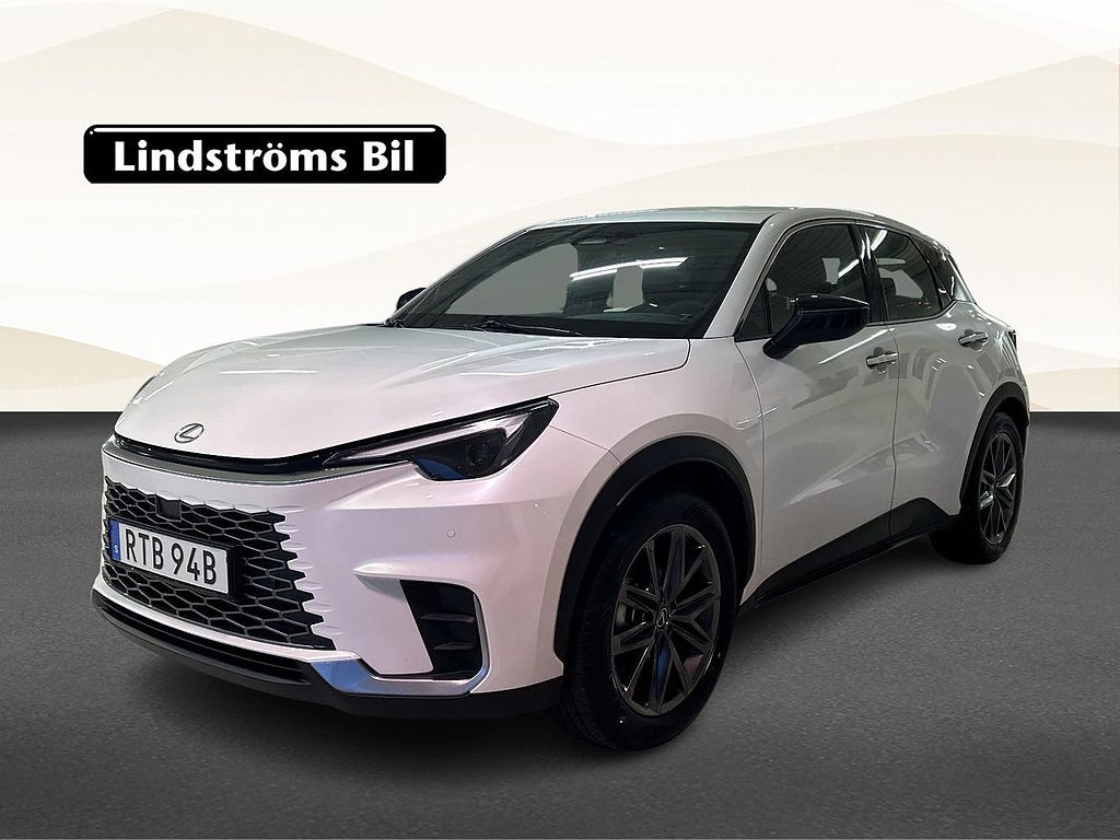 Lexus LBX ELEGANT TECH AWD MOMS