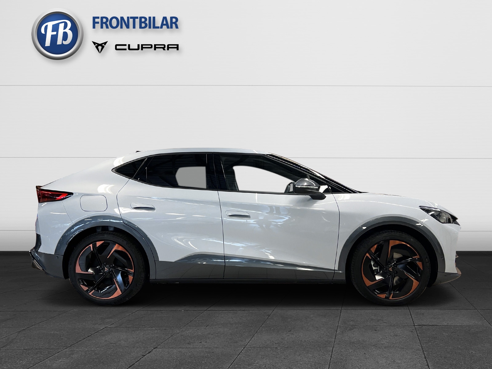 Cupra Tavascan 2025, photo 2/10