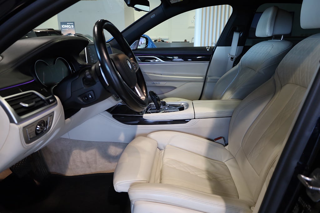 BMW 740 Le xDrive M Sport B&W Pano 360 Navi HuD Softclose Laser 2017
