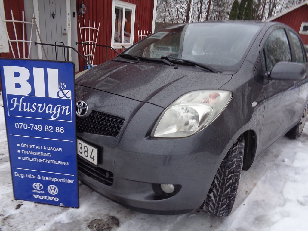 Toyota Yaris 5D 1.3 NYBES/MVG+KUPEFLÄKT/FINANS/INBYYTE