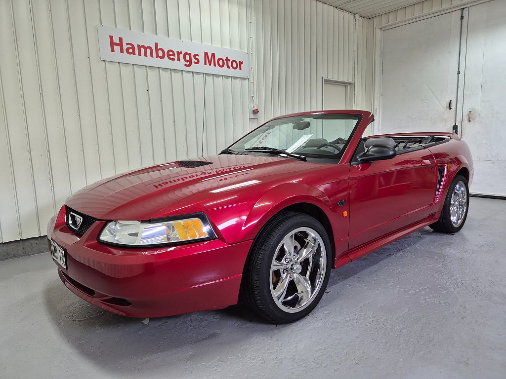 Ford Mustang GT Convertible Automat 264hk