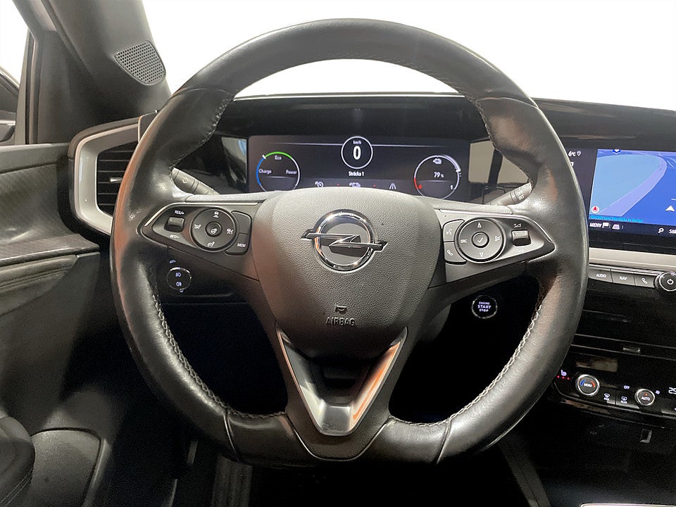 Bild på Opel Mokka-e Ultimate 50kWh 136hk Aut - B-KAMERA, CARPLAY, RATTVÄRME