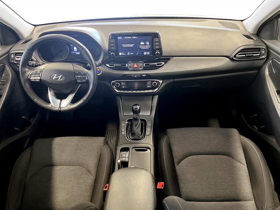 Bild på Hyundai i30 Essential 1.0 DCT 120hk Aut B-KAMERA CARPLAY
