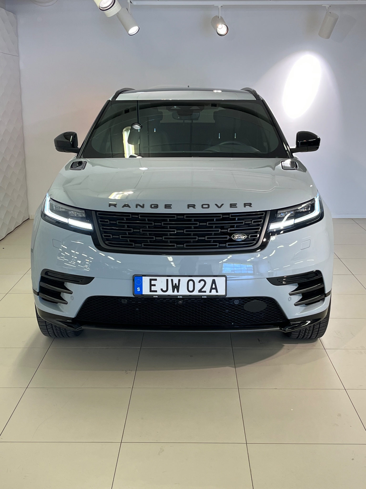 Land Rover Range Rover Velar P400e 2026, bild 2/25