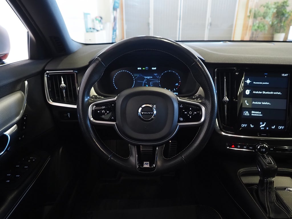 Volvo V90 D4 190hk Geartronic R-Design | Drag | D-värm | Navi | 2018