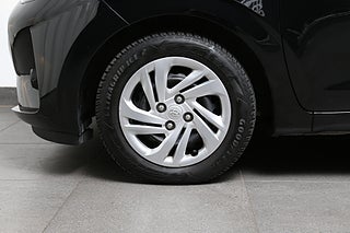 Halvkombi Hyundai i10 8 av 24