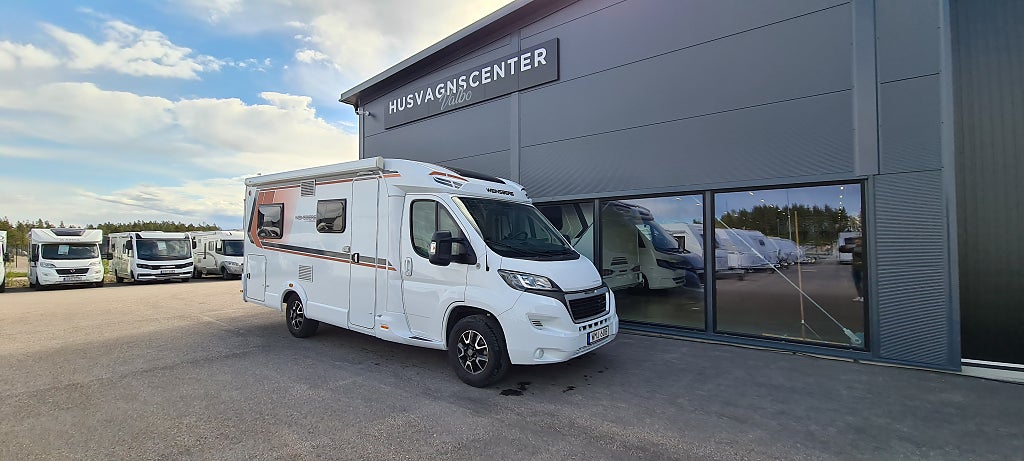 Weinsberg 600 MF Pepper Edt "franskbädd, solcell, duocontrol"
