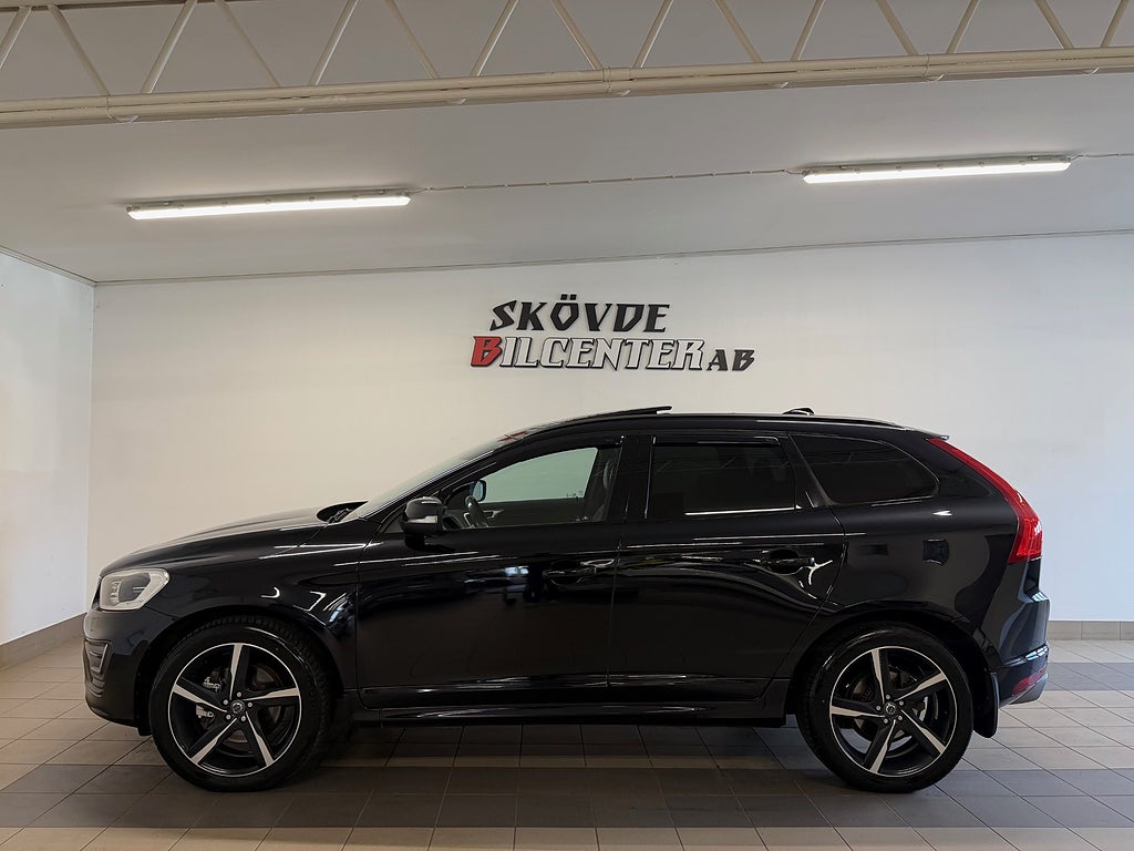 Volvo XC60 D5 AWD R-Design Black R/Panorama/GPS/Drag/Kamera/Keyles