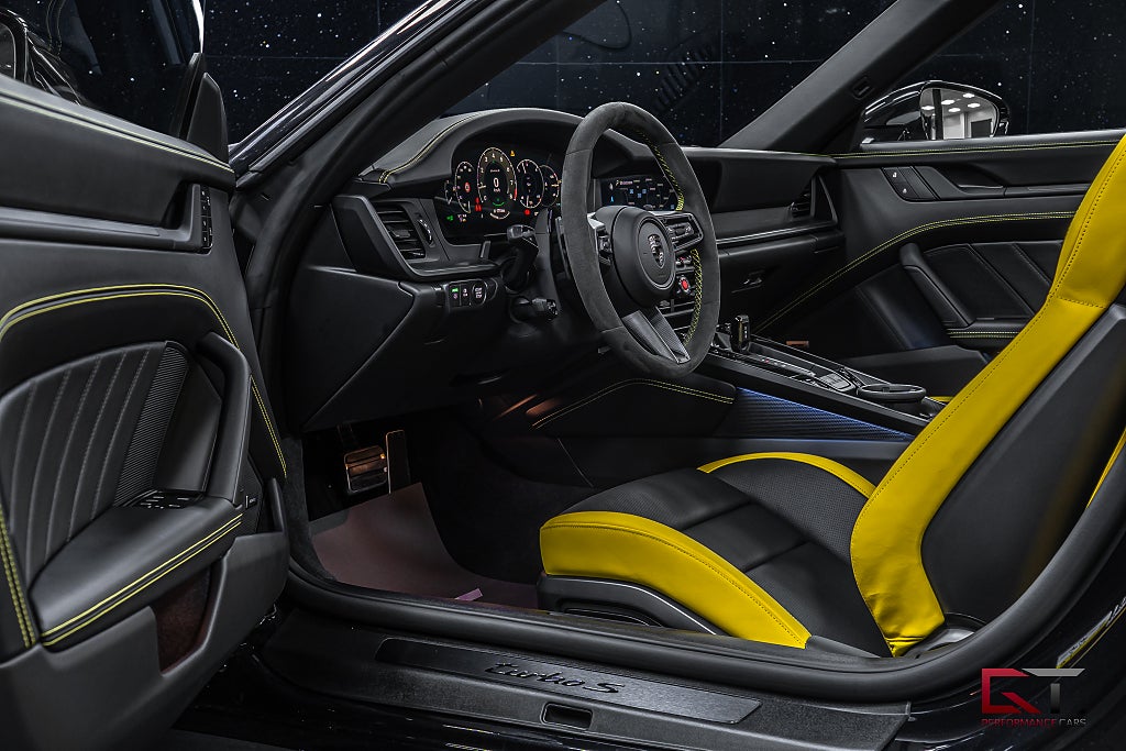 Porsche 911 992.2 Turbo S Cab MOMS Carbon Rims Lift ACC