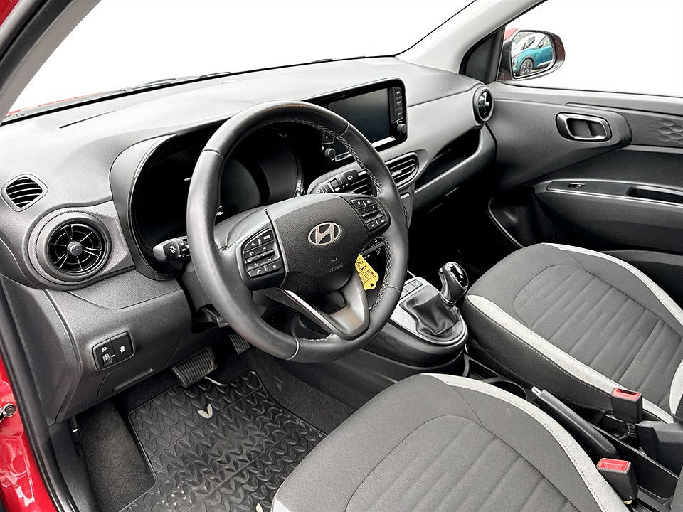 Bild på Hyundai i10 Essential 1.0 blue 67hk Aut CARPLAY RATTVÄRME