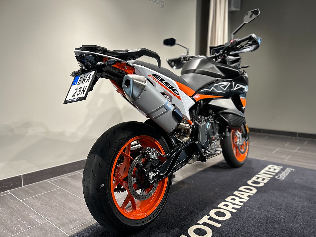 KTM 890 SMT /Techpack / Endast 671 mil / Nya däck