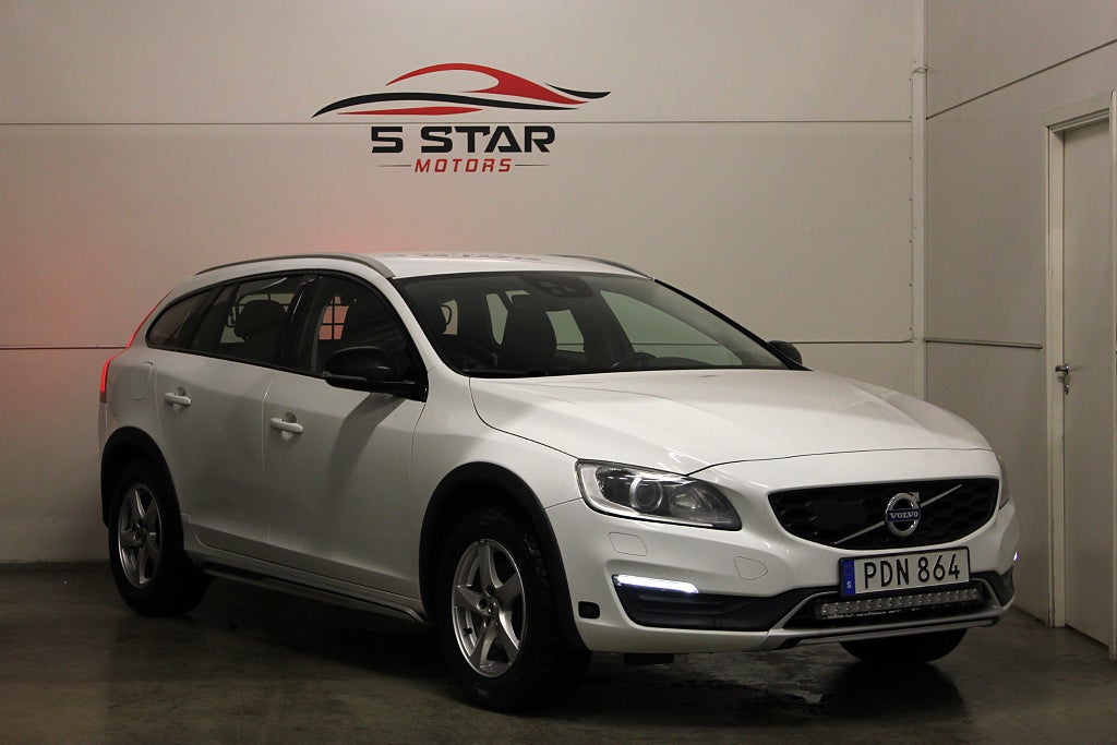Volvo V60 Cross Country D3 Geartronic Momentum | Drag  | P-sesnor | BLIS | Nykamrem
