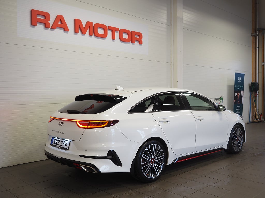 Kia ProCee'd GT 1.6 T-GDI DCT 204hk B-Kam GPS Drag JBL MVärm 2019