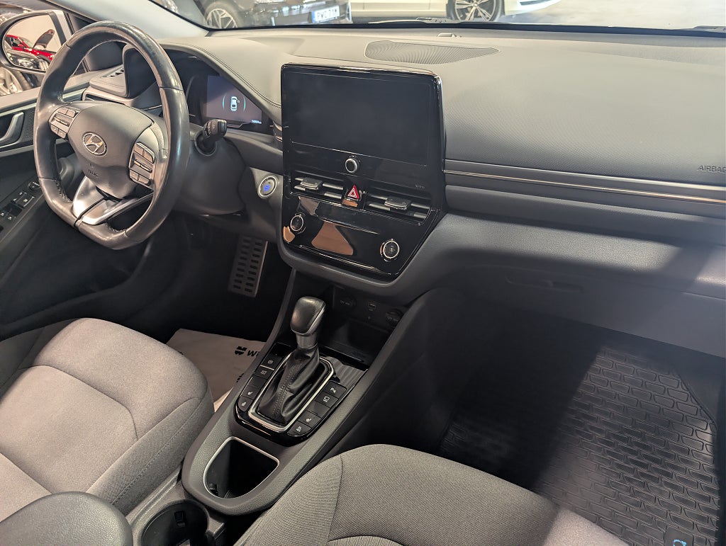 Hyundai IONIQ Plug-in 1.6 DCT Premium SoV thumbnail