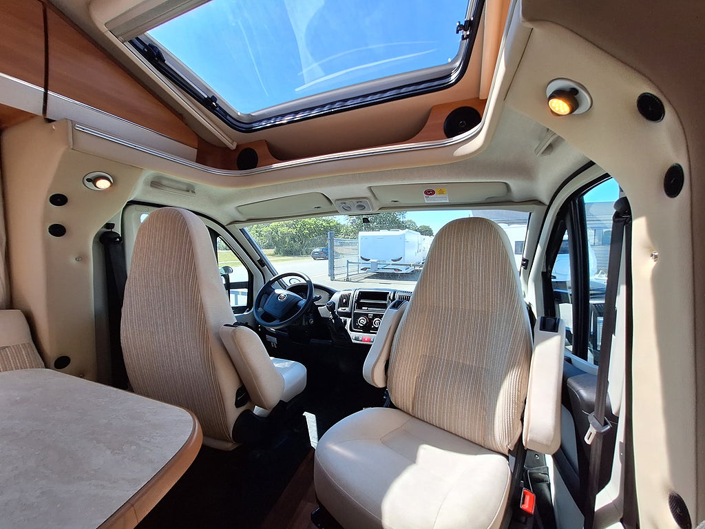Hymer T 668 CL Långbädd, Solcell