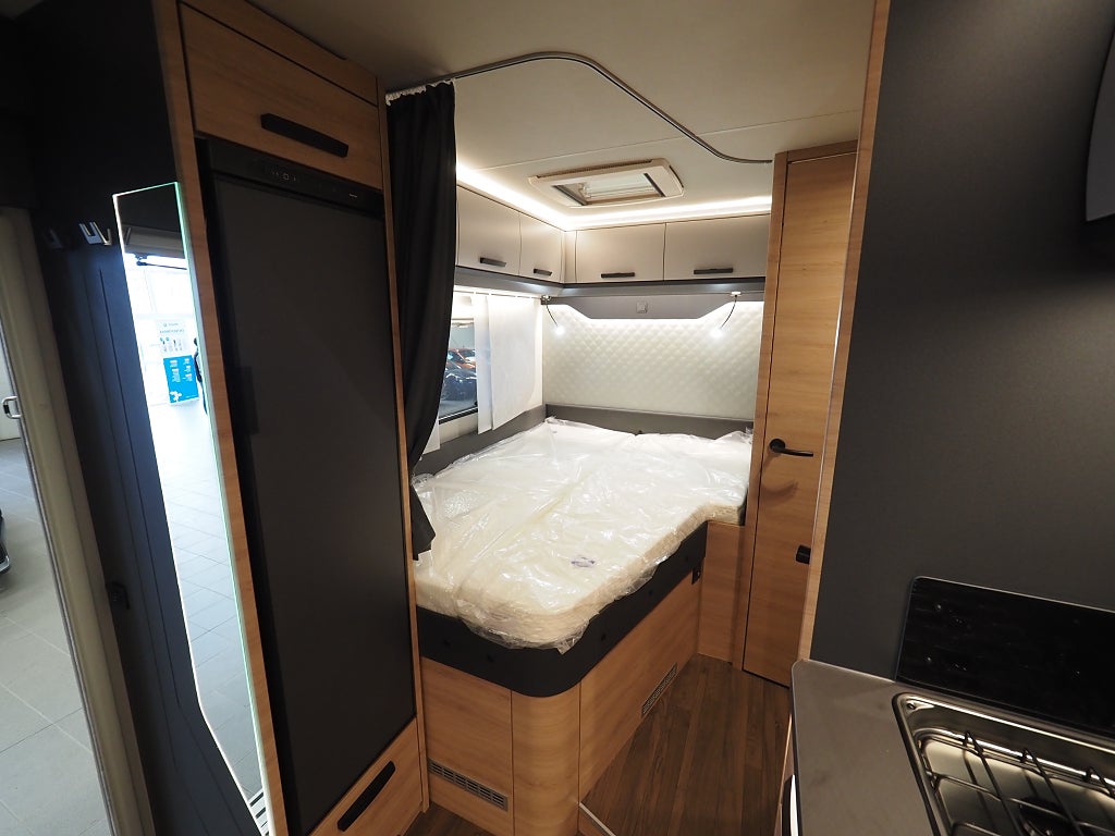 Knaus L!ve Wave 650 MF Platinum Selection ALDE I Taksäng