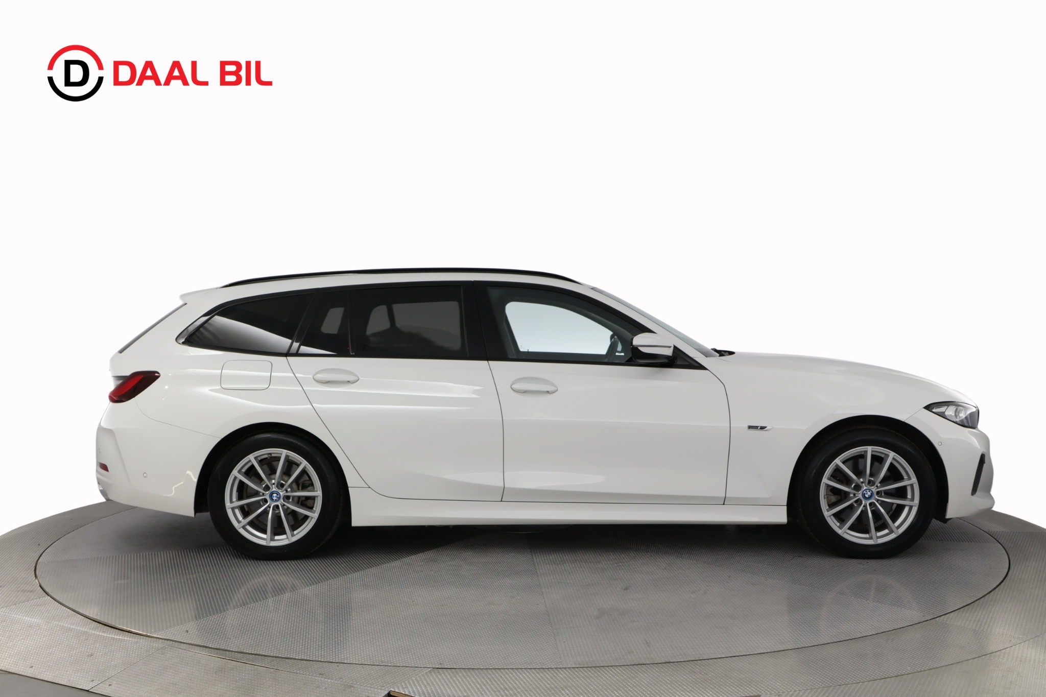 BMW 330 2023, bild 5/10