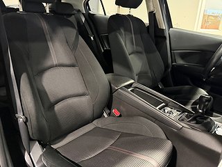 Halvkombi Mazda 3 8 av 21