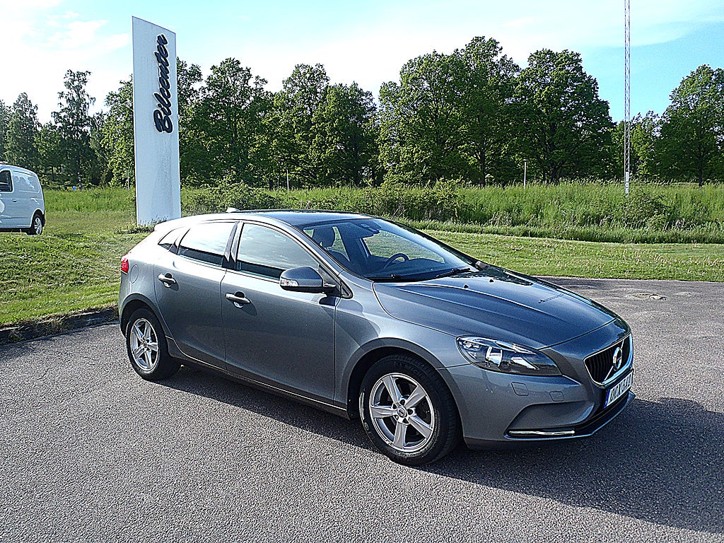 Volvo V40 T2 Kinetic 122hk, Drag, Värmare