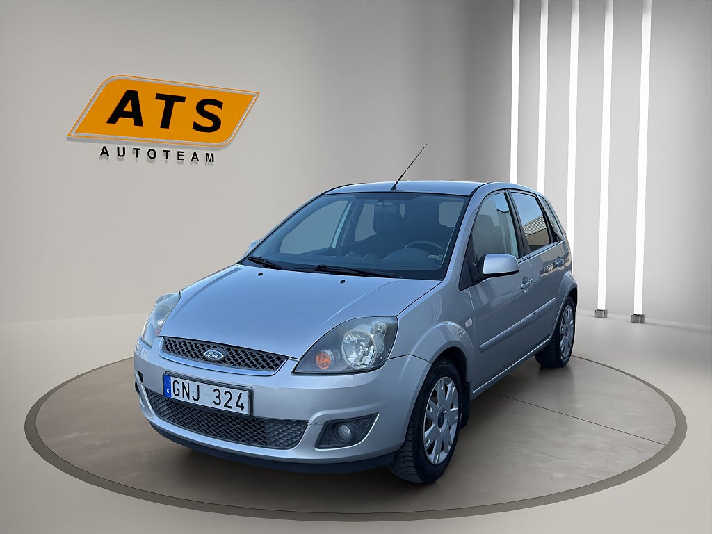 Ford Fiesta 5-dörrar 1.4/Ny Besiktad