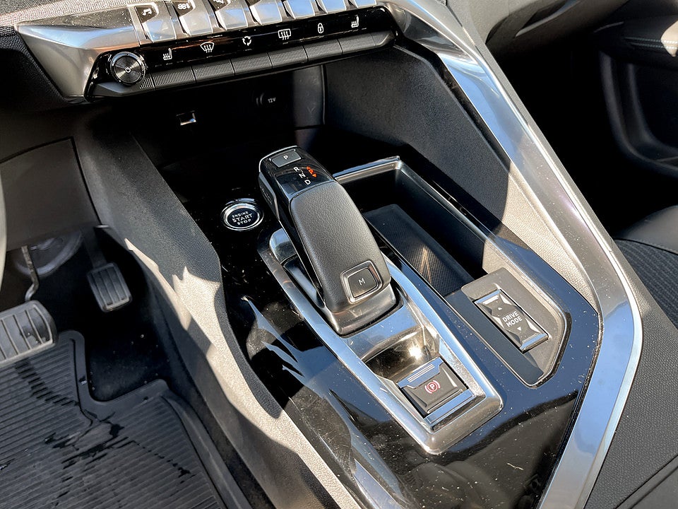 Bild på Peugeot 3008 Allure Pack 1.2 PT 130hk AUT - KAMPANJ 0% RÄNTA 36 MÅNADER