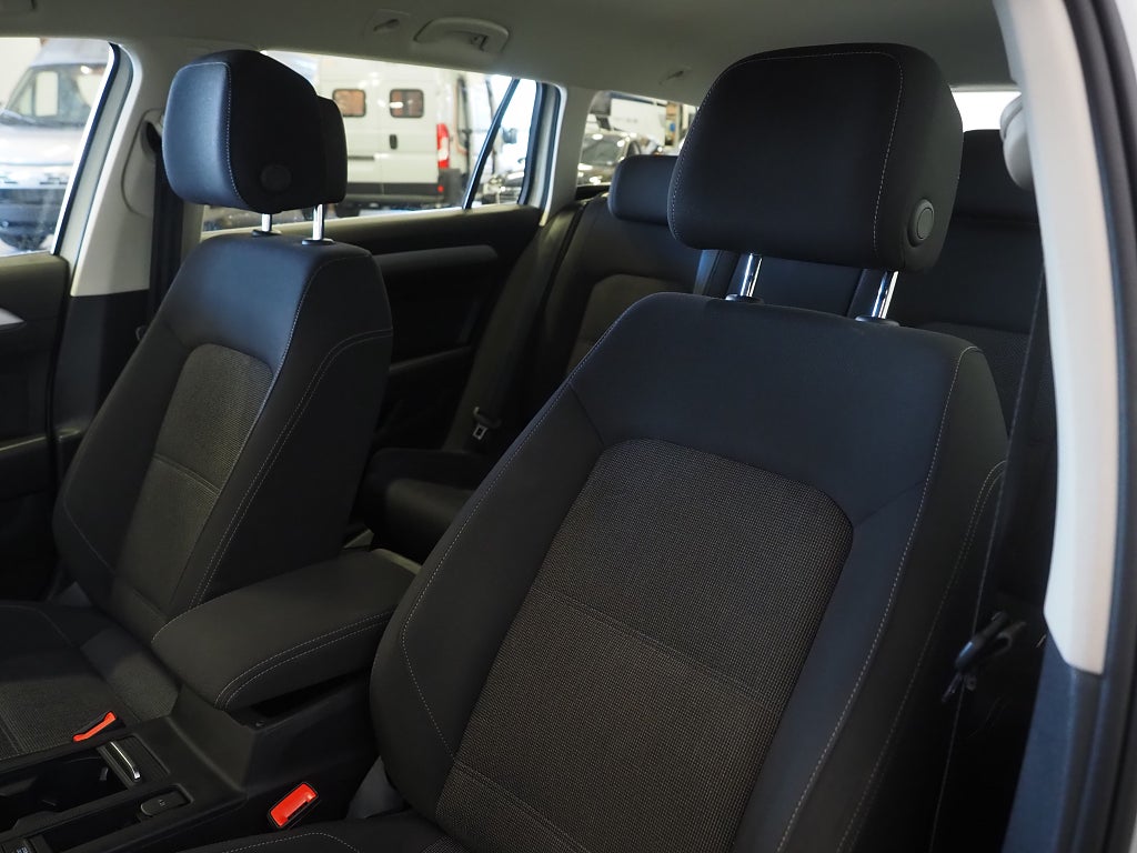 Volkswagen Passat Sportscombi 1.4 TSI 150hk Cockpit Drag Kamera 2018
