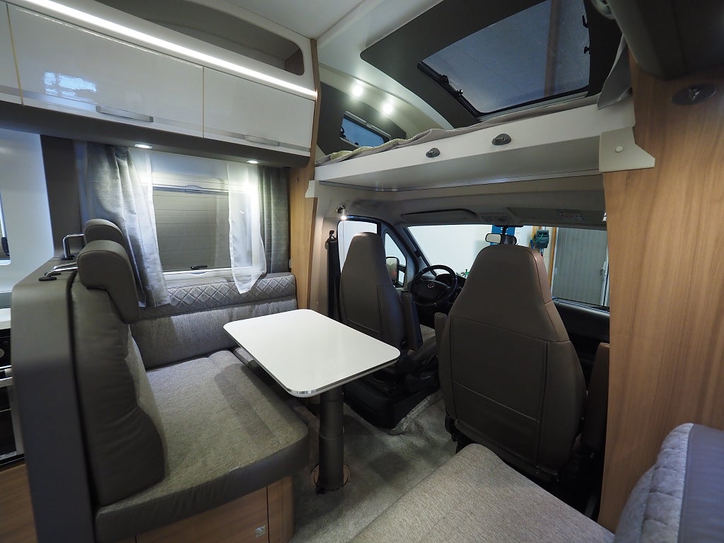 Adria Coral XL 670 SL Plus I 150hk I Dragkrok I Långbäddar I Dragkrok 2019