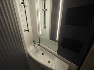 Husbil-halvintegrerad Knaus Van Ti Plus 650 MEG | 12 av 16