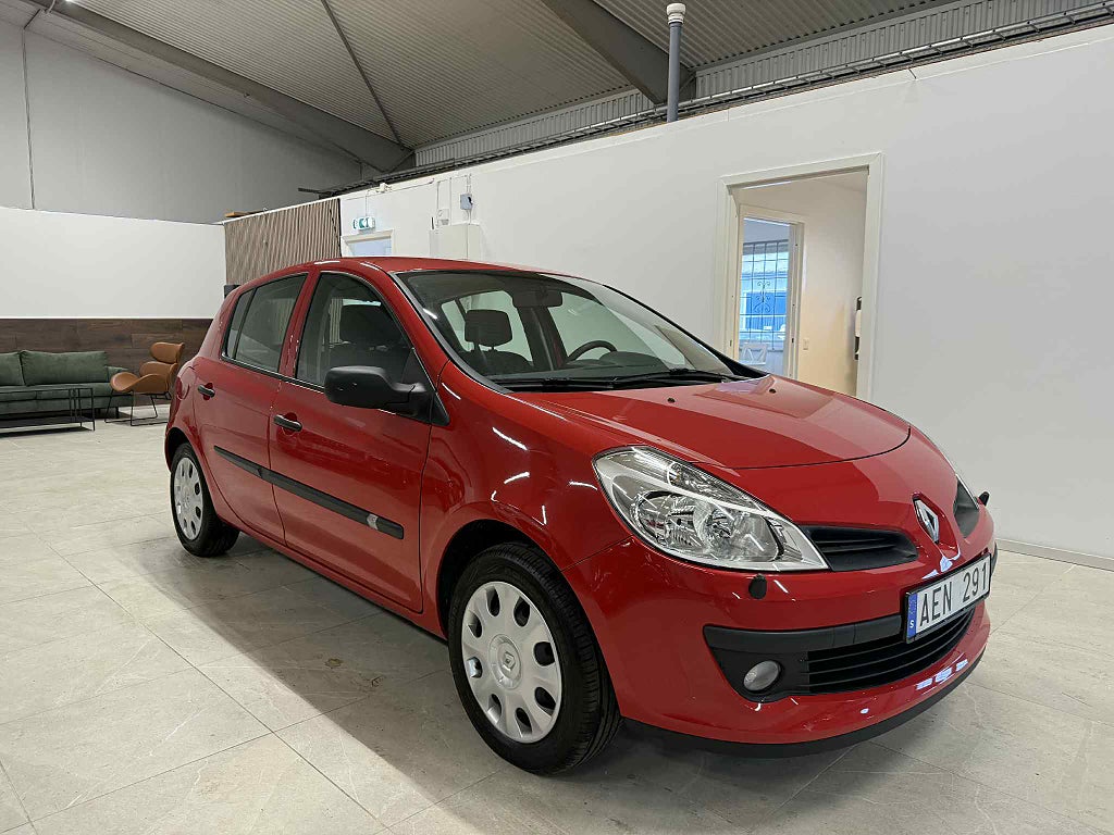 Renault Clio 5-dörrars 1.2 - 1 ÄGARE Kamrem bytt / 2993 Mil *