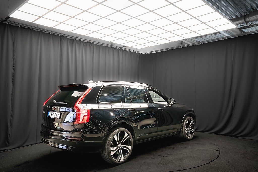 Volvo XC90 Recharge T8 AWD ULTIMATE DARK 7-sits B&W LUFT DRAG MOMS