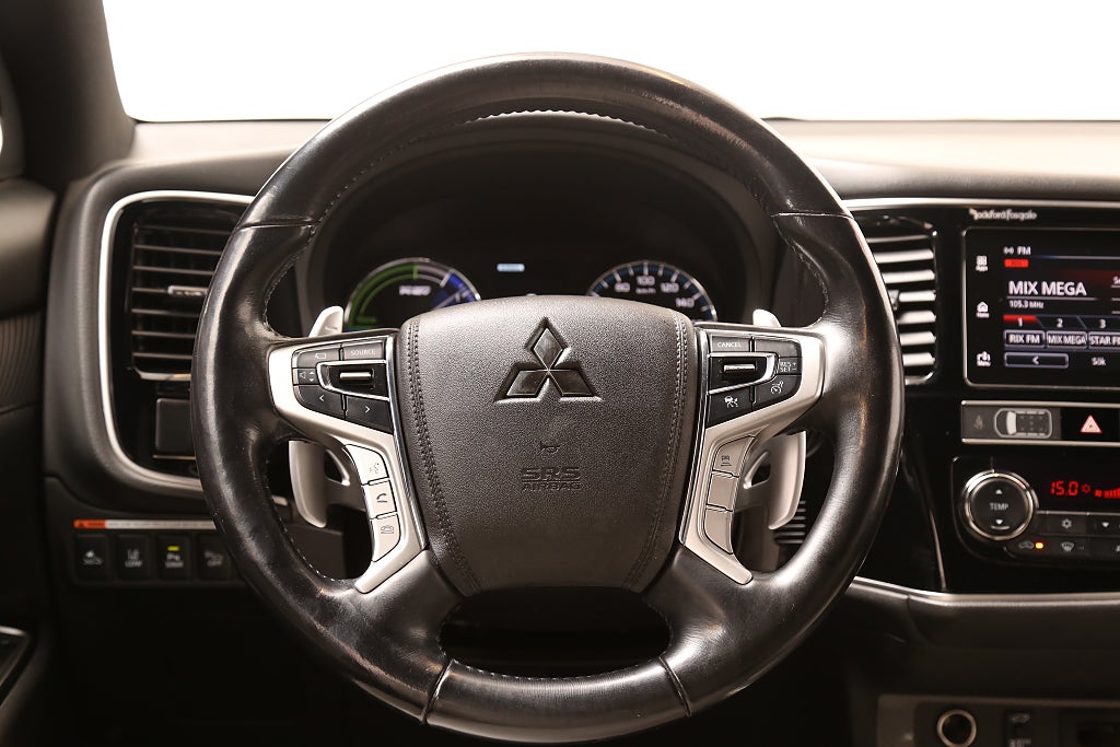 Mitsubishi Outlander PHEV 224hk Business Aut 4WD Skinn 360°-kamera Drag 2019