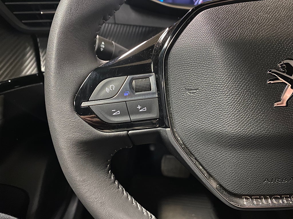 Bild på Peugeot 2008 e- Allure Pack Electric 136hk