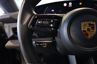 Sportkupé Porsche Taycan 25 av 31