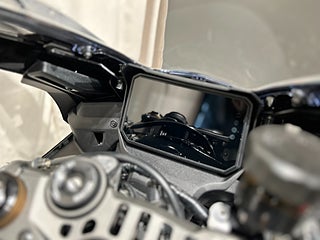 Yamaha R9 / Ny 2026 / Tech Black / Snart omgående leverans!