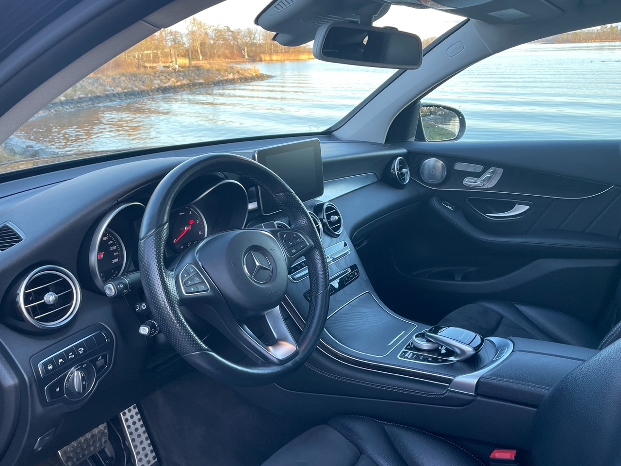 Mercedes-Benz GLC 2017, photo 3/27