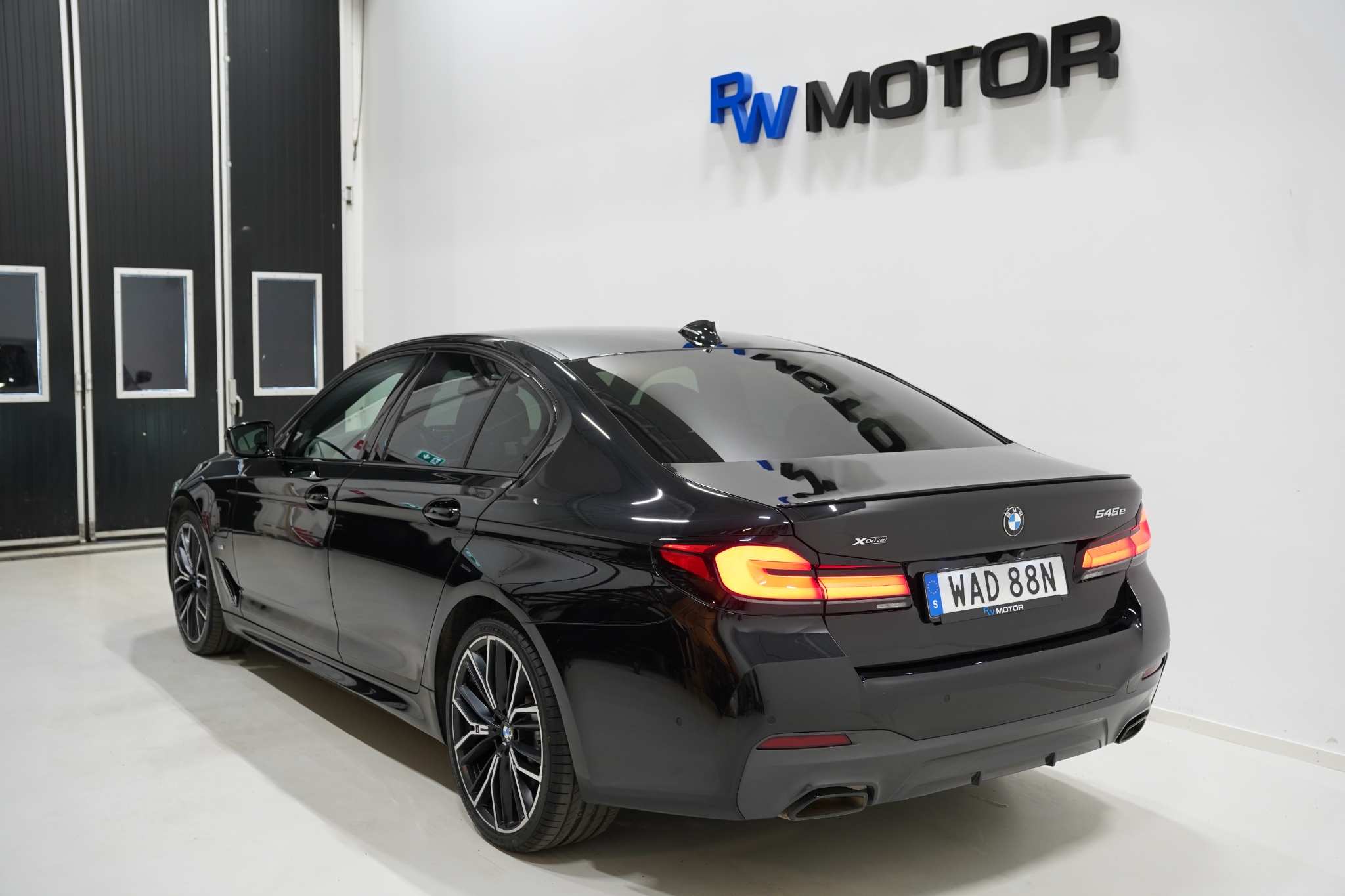 BMW 545 2021, kuva 6/64
