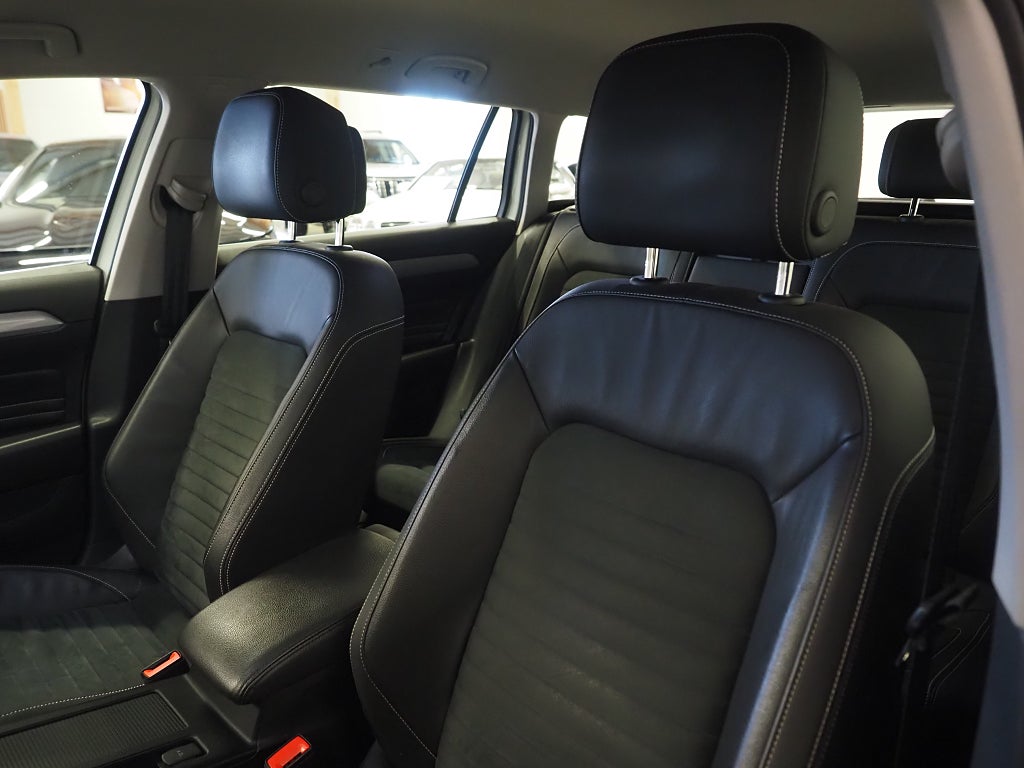 Volkswagen Passat SC GTE 1.4 TSI Plug-in Drag Cockpit Värmare Keyless GPS