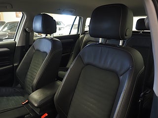 Kombi Volkswagen Passat 18 av 25