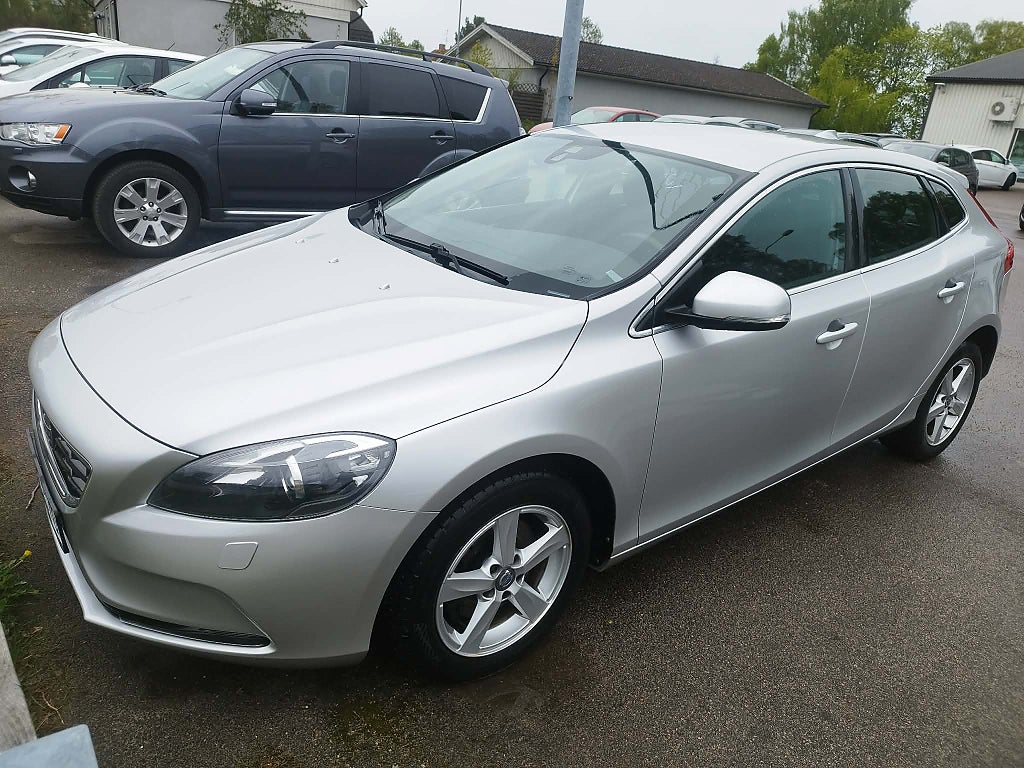 Volvo V40 D2 Momentum Euro 6