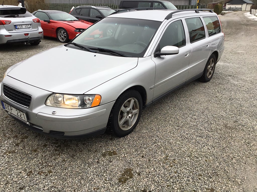 Volvo V70 2.4 Business Euro 4,ny besiktad,ny servad,Rostfri!!
