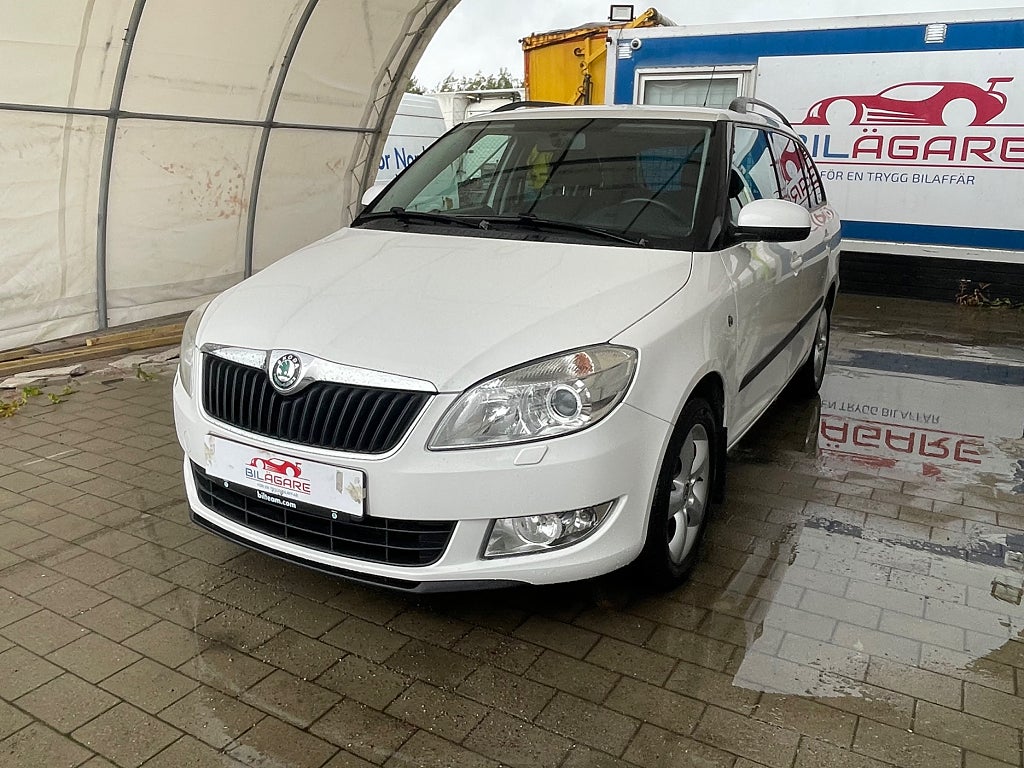 Skoda Fabia 1.2 TSI Elegance LÅG-SKATT P-SENSORER FARTHÅLLARE S+V