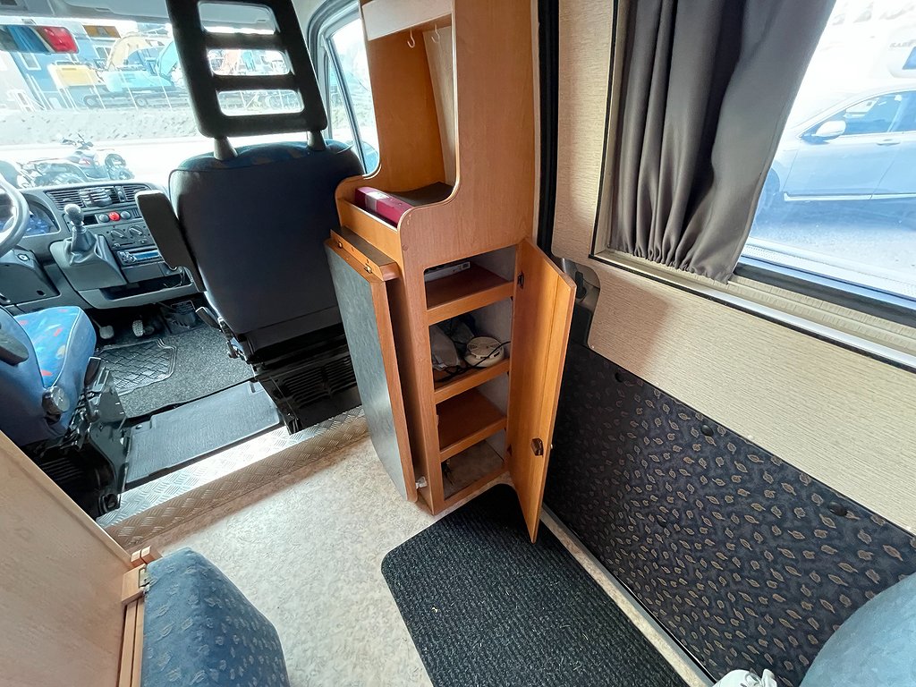 Pössl Duett / B-körkort / Dragkrok / Solcell / Plåtis / Van - Pössl