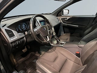 Volvo XC60 D4 AWD Classic Momentum Drag Pvärm Pano Kamera GPS SoV – bild 7