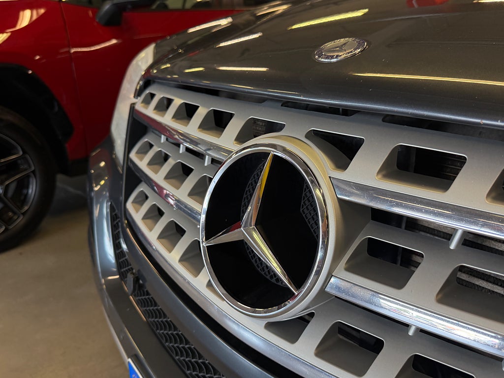 Mercedes-Benz ML 2010 - miniatyr 13