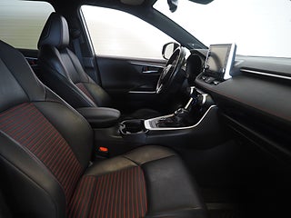 SUV Toyota RAV4 10 av 26