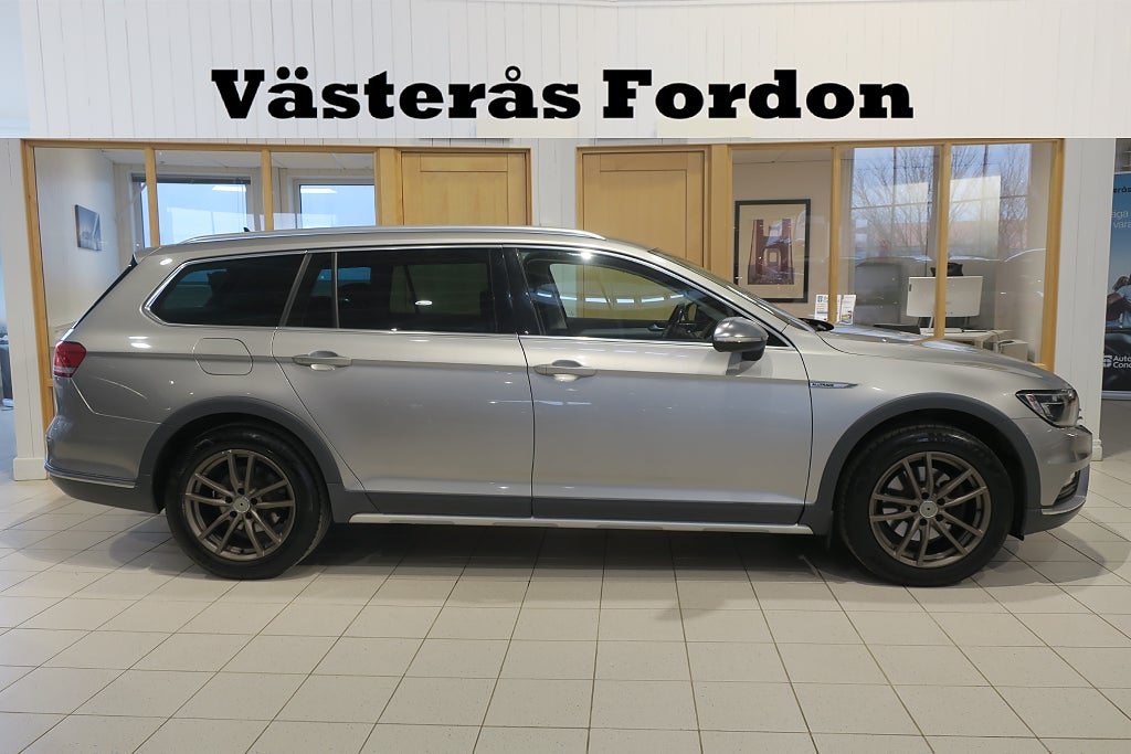 Volkswagen Passat Alltrack 2.0 TDI 4M Kamrem Bytt Drag D-Värmare Kamera 