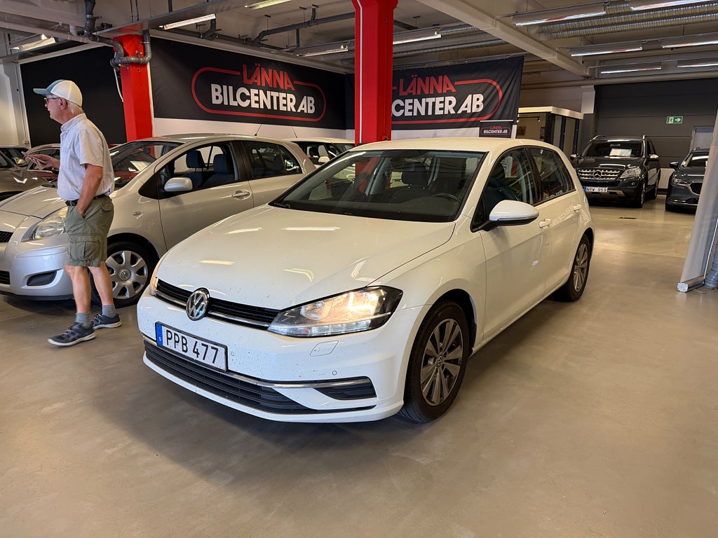 Volkswagen Golf 5-dörrar 1.0 TSI 2 ägare PDC Ny besiktad Euro 6 SoV