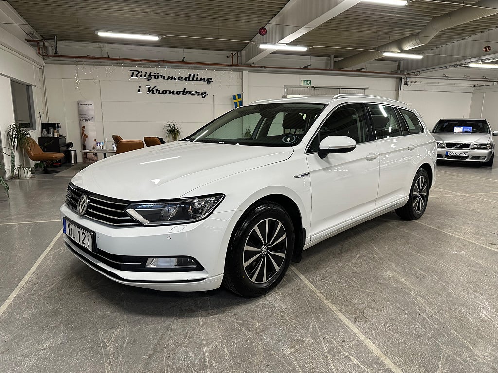 Volkswagen Passat Sportscombi 2.0 TDI Värmare Kamera Dragkrok Kamrembytt